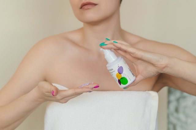 Кислородно-каолиновая маска с экстрактами периллы, центеллы азиатской и аминокислотами Домашний салон красоты MeiTan