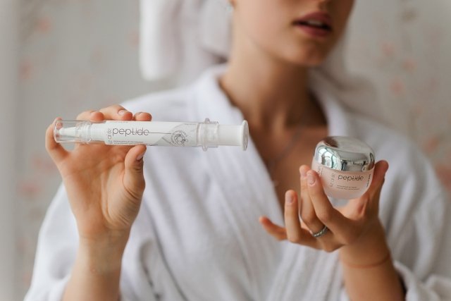 Обогащённый пептидами крем для лица против морщин KE AI DE PEPTIDE Ke Ai De Peptide MeiTan